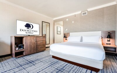 DoubleTree by Hilton South Charlotte Tyvola