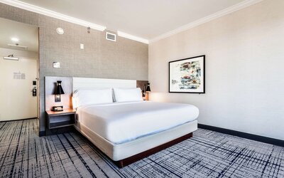 DoubleTree by Hilton South Charlotte Tyvola