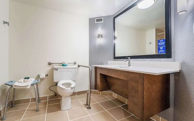 DoubleTree by Hilton South Charlotte Tyvola