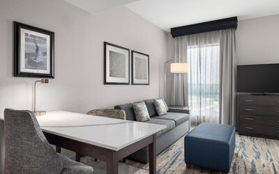 Embassy Suites by Hilton Charlotte Ayrsley