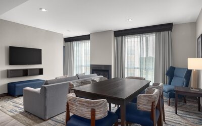 Embassy Suites by Hilton Charlotte Ayrsley