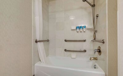 Drury Inn & Suites Charlotte Northlake