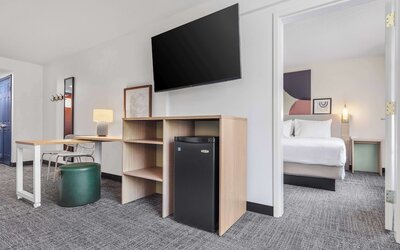 Spark by Hilton Charlotte Tyvola I-77