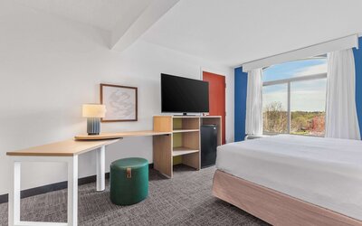 Spark by Hilton Charlotte Tyvola I-77