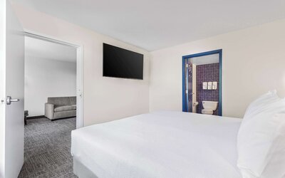 Spark by Hilton Charlotte Tyvola I-77