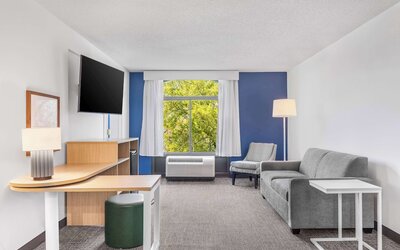 Spark by Hilton Charlotte Tyvola I-77