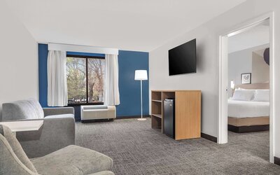 Spark by Hilton Charlotte Tyvola I-77
