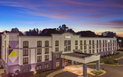 Spark by Hilton Charlotte Tyvola I-77