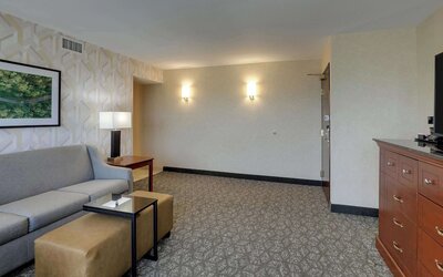 Drury Inn & Suites Charlotte University Place