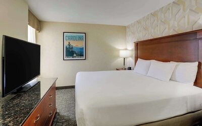 Drury Inn & Suites Charlotte University Place