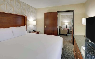 Drury Inn & Suites Charlotte University Place