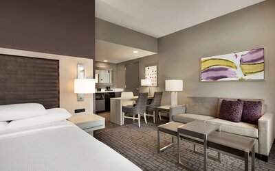 Embassy Suites by Hilton Charlotte Uptown 