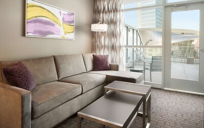 Embassy Suites by Hilton Charlotte Uptown 