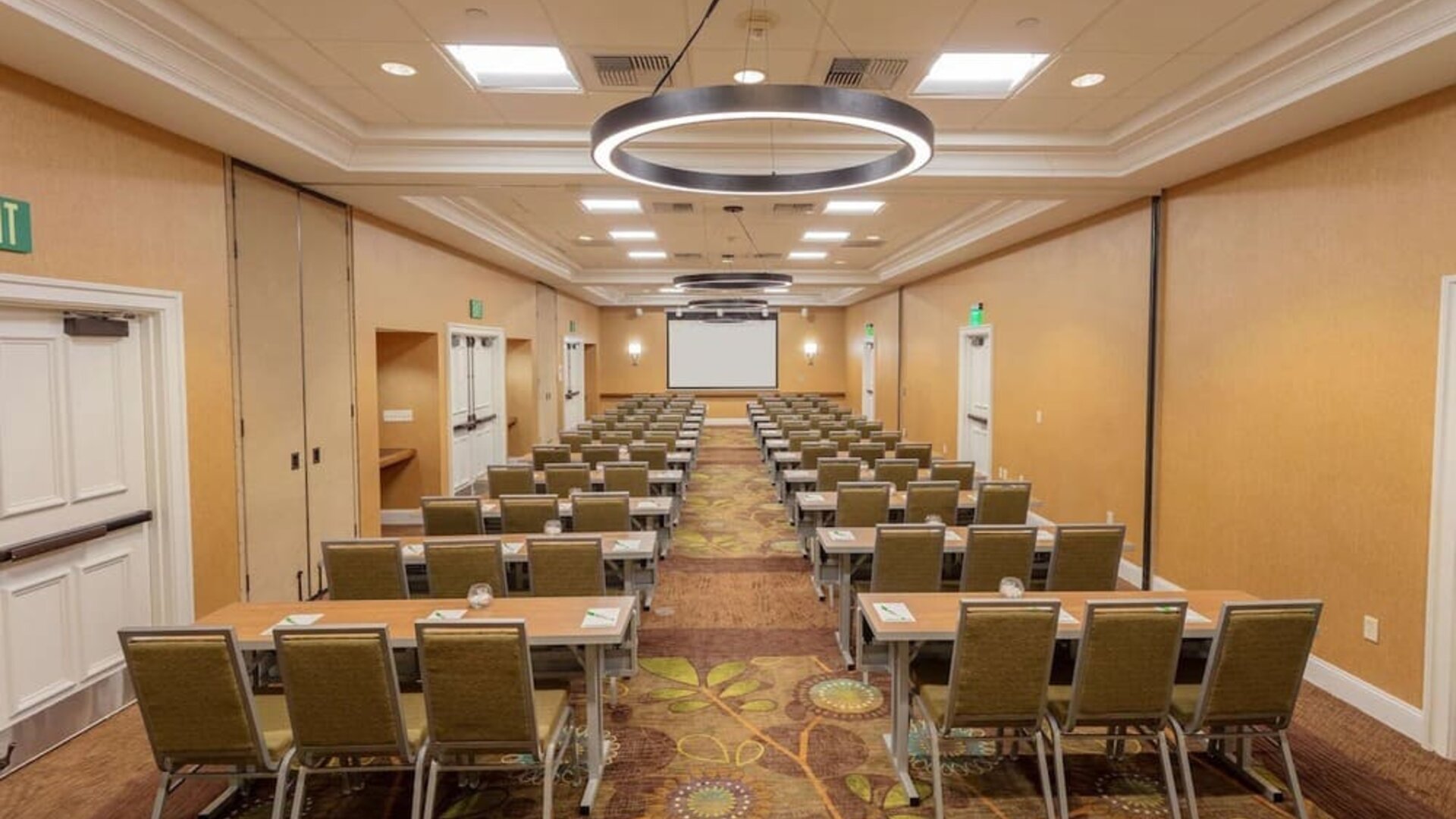 Meeting room at Sonesta Anaheim Resort Area.