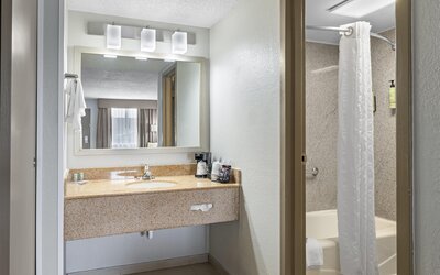 Best Western Center Inn