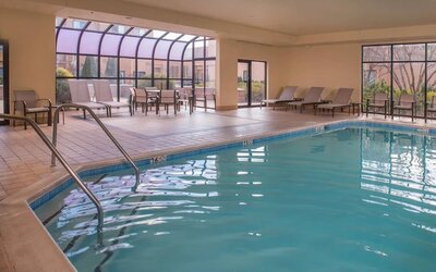 Indoor pool at Sonesta Select Milwaukee Brookfield.