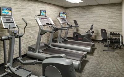 Fitness center at Sonesta Select Milwaukee Brookfield.