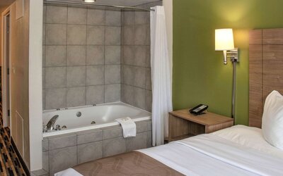Quality Suites Lake Wright - Norfolk Airport