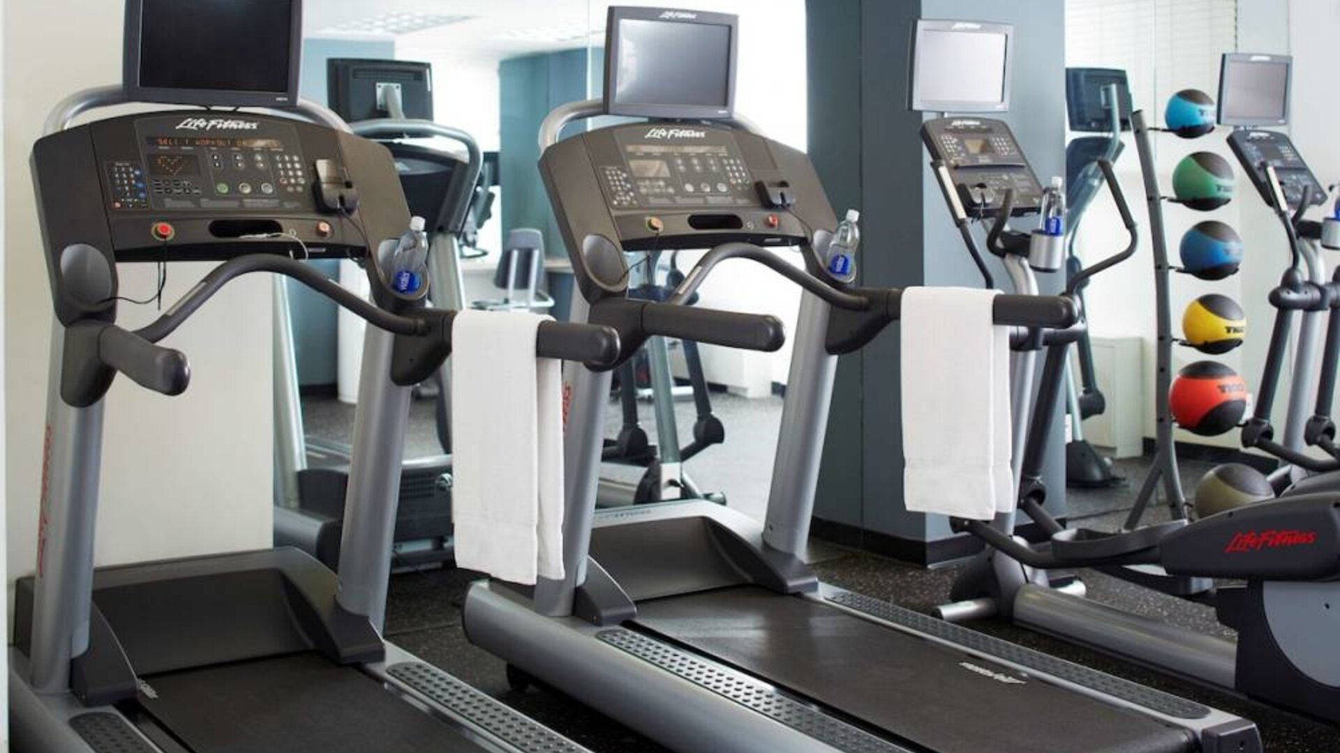 The hotel’s fitness center is equipped with gym balls and a range of exercise machines, including treadmills and ellipticals.