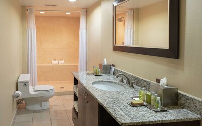 Doubletree by Hilton Hotel Norfolk Airport