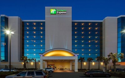 Holiday Inn Express & Suites VA Beach Oceanfront by IHG