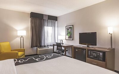La Quinta Inn & Suites by Wyndham Virginia Beach
