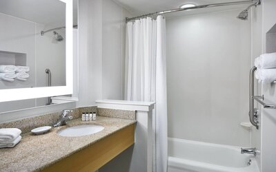 Delta Hotels by Marriott Norfolk Airport