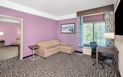 La Quinta Inn & Suites by Wyndham Norfolk
