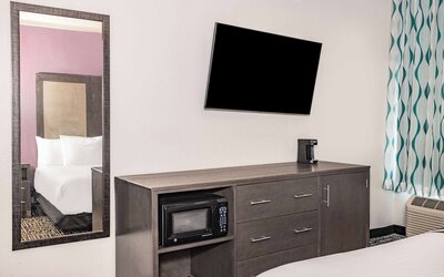 La Quinta Inn & Suites by Wyndham Norfolk