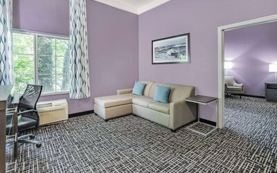 La Quinta Inn & Suites by Wyndham Norfolk