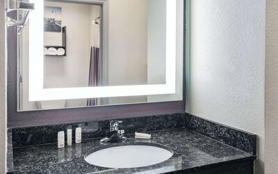 La Quinta Inn & Suites by Wyndham Norfolk