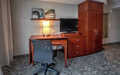 Courtyard by Marriott Newport News Airport