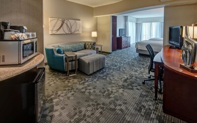 Courtyard by Marriott Newport News Airport