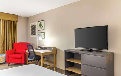 Country Inn & Suites by Radisson, Newport News South, VA