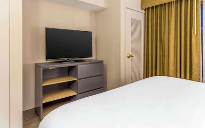 Country Inn & Suites by Radisson, Newport News South, VA