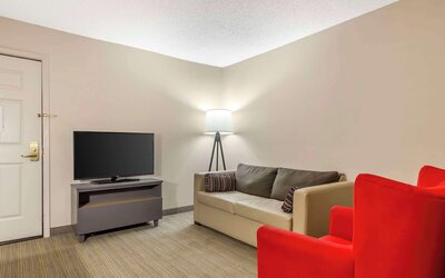Country Inn & Suites by Radisson, Newport News South, VA