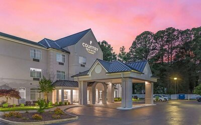 Country Inn & Suites by Radisson, Newport News South, VA