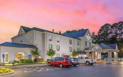 Country Inn & Suites by Radisson, Newport News South, VA