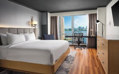 Renaissance Portsmouth-Norfolk Waterfront Hotel