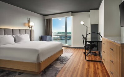 Renaissance Portsmouth-Norfolk Waterfront Hotel