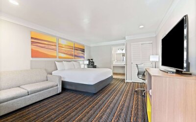 Days Inn by Wyndham San Diego Hotel Circle