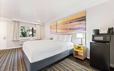 Days Inn by Wyndham San Diego Hotel Circle