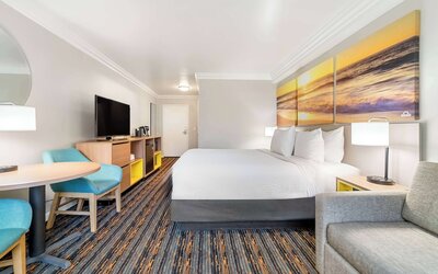 Days Inn by Wyndham San Diego Hotel Circle
