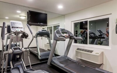 Days Inn by Wyndham San Diego Hotel Circle