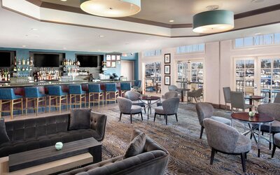 Hilton San Diego Airport/Harbor Island