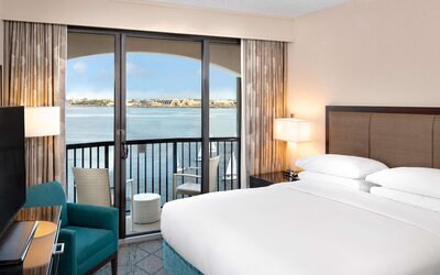 Hilton San Diego Airport/Harbor Island