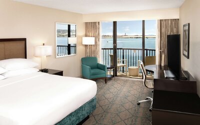 Hilton San Diego Airport/Harbor Island