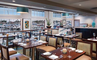Hilton San Diego Airport/Harbor Island