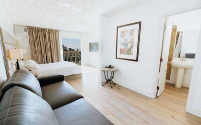 Surfer Beach Hotel
