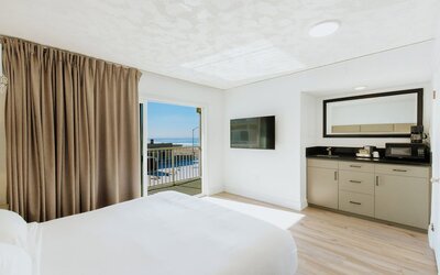 Surfer Beach Hotel